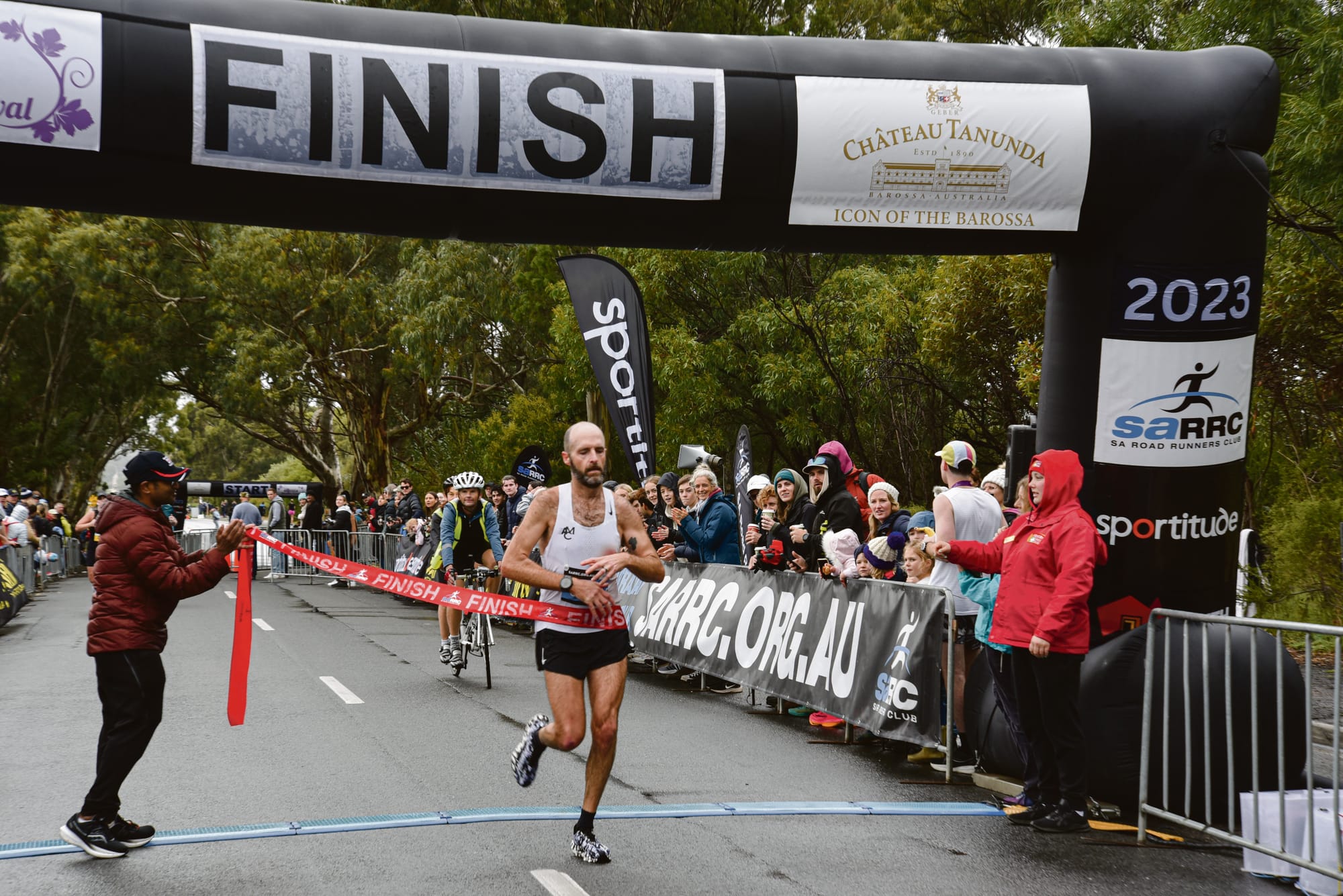 Wet weather no dampener on Barossa Marathon