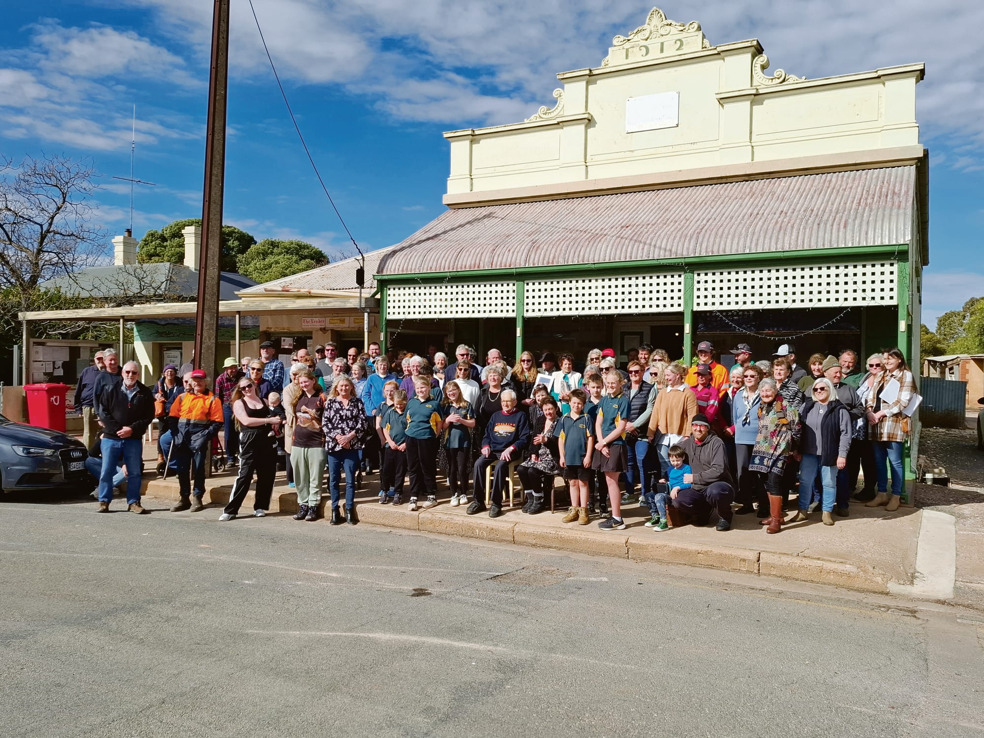 Robertstown turns out for farewell