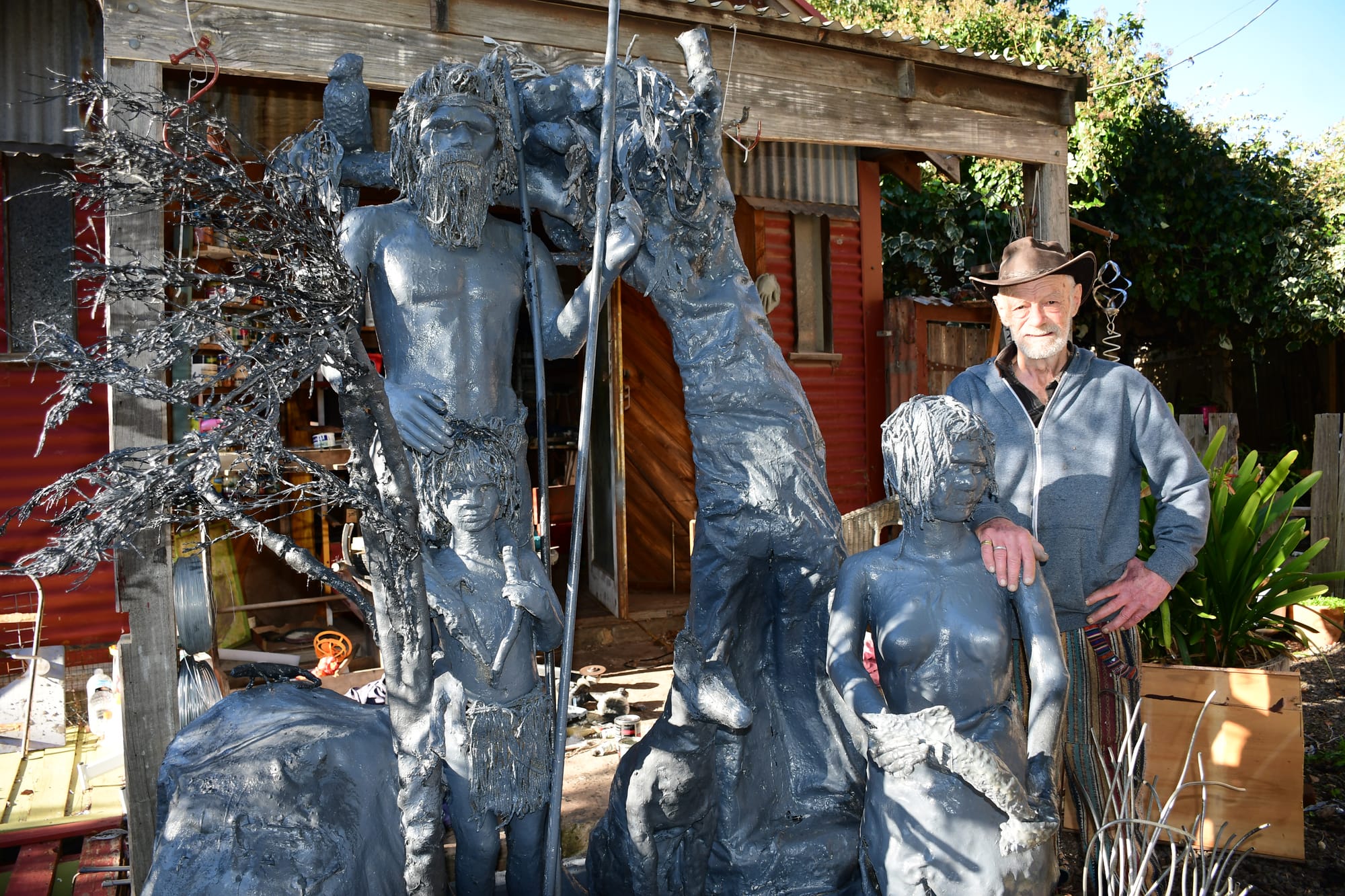 Kapunda artist unveils new town sculpture
