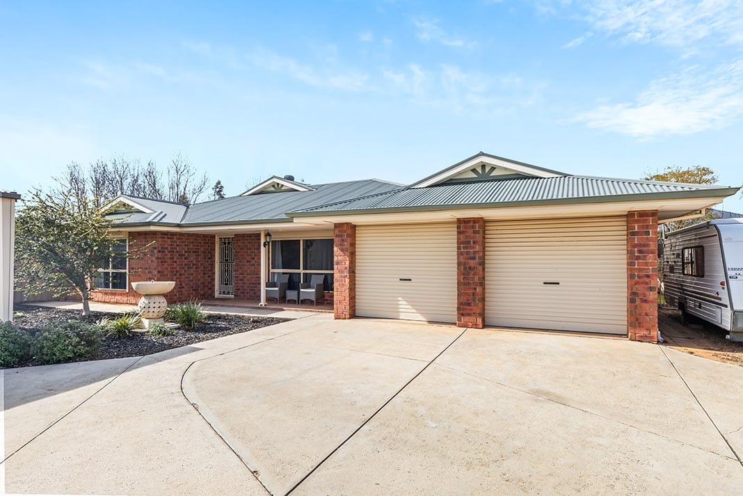 Expansive Family Retreat