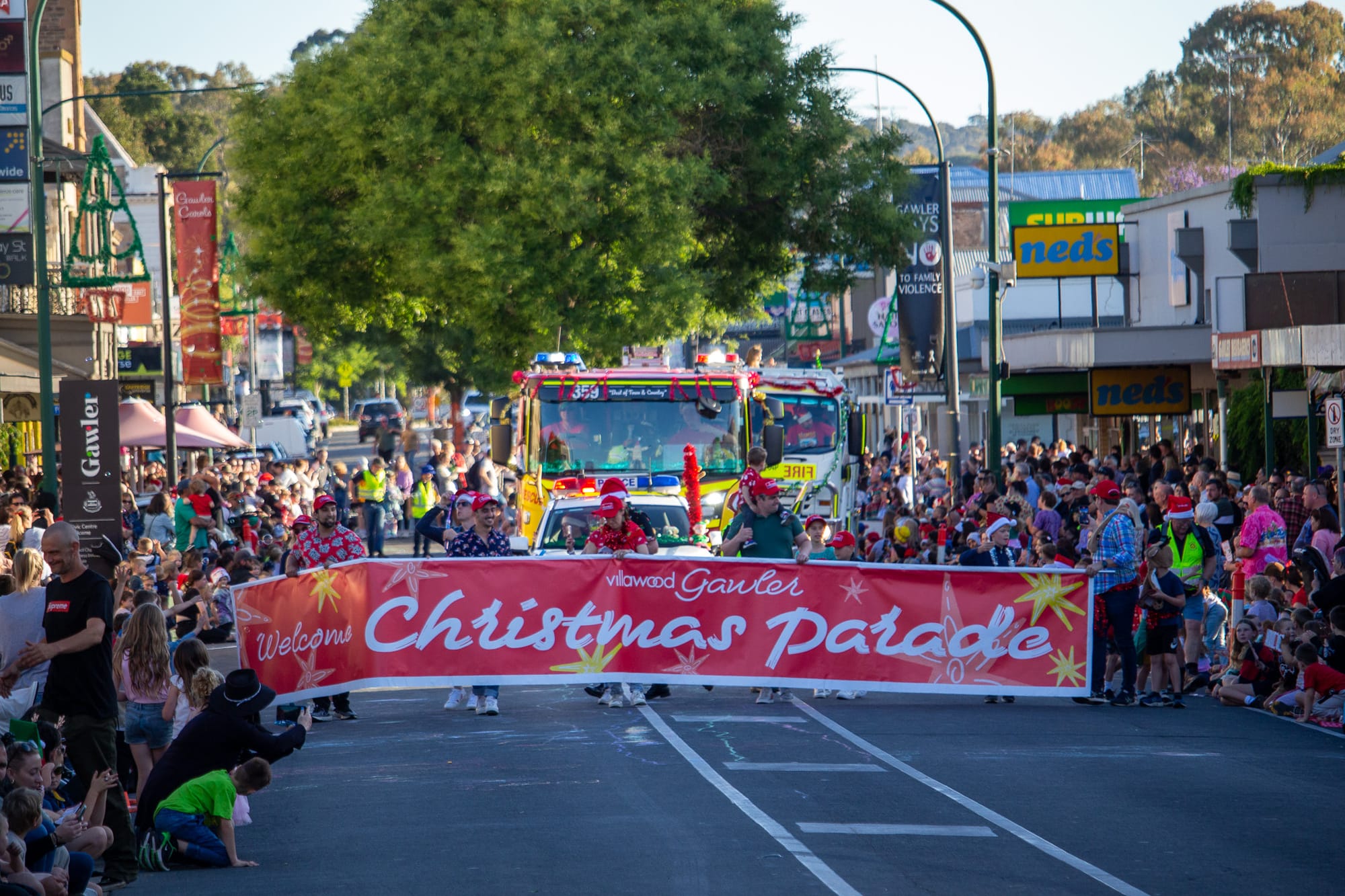 Thousands attend Villawood Gawler Christmas Parade