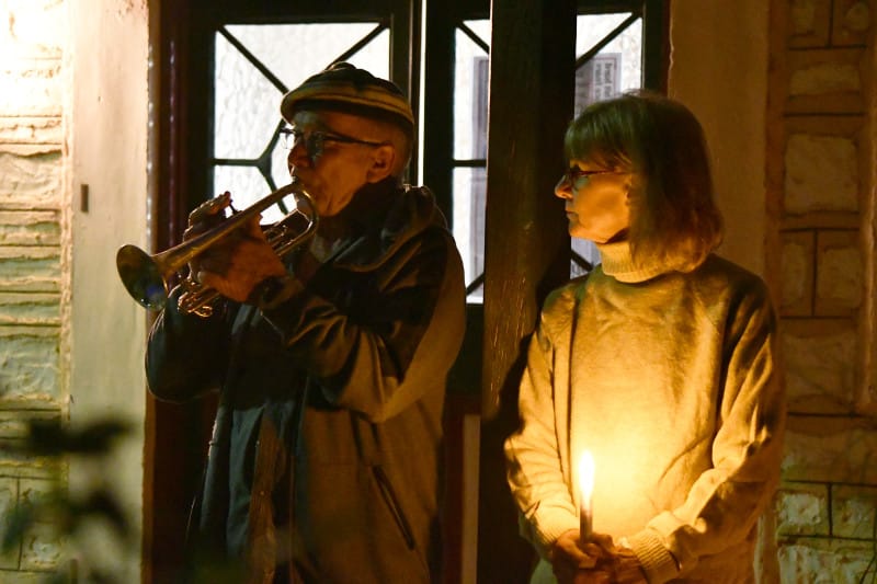 ANZAC tributes at home