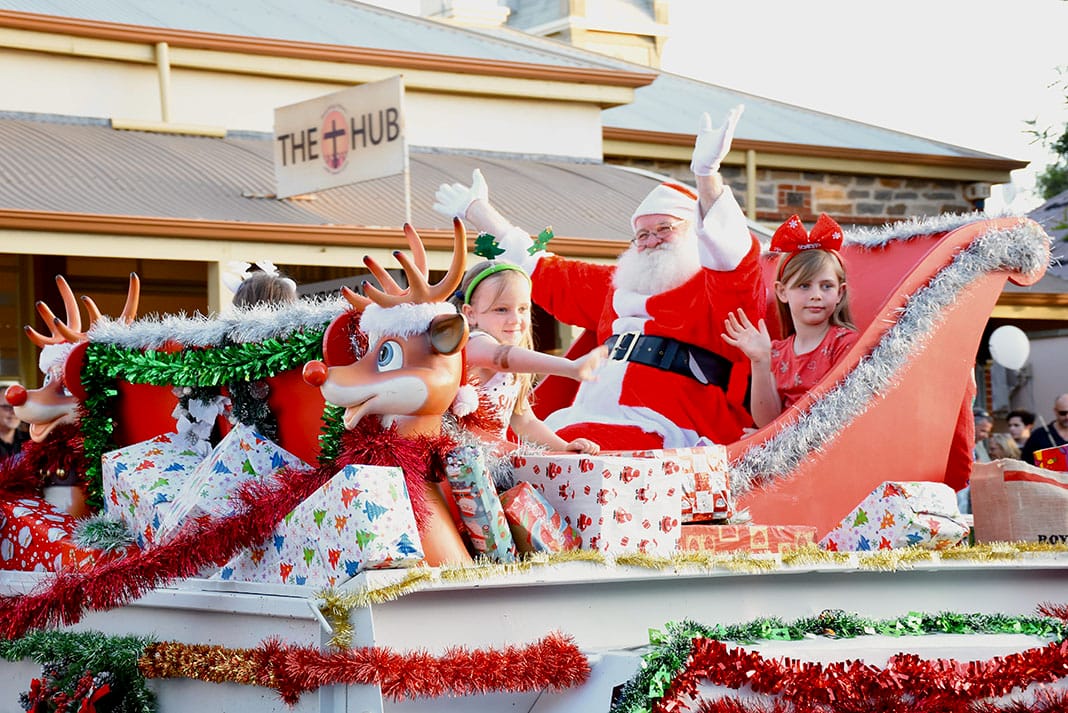 2019 Christmas Parade Action