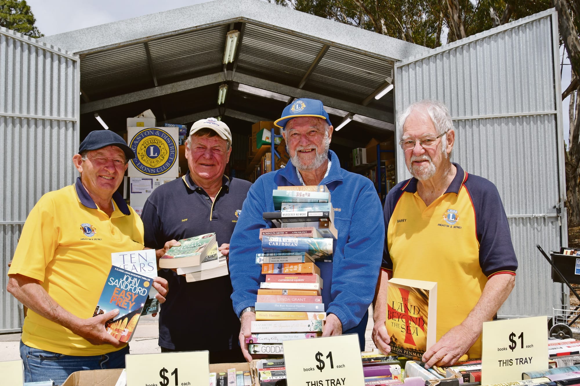 15 tips to stretch your Christmas gift budget