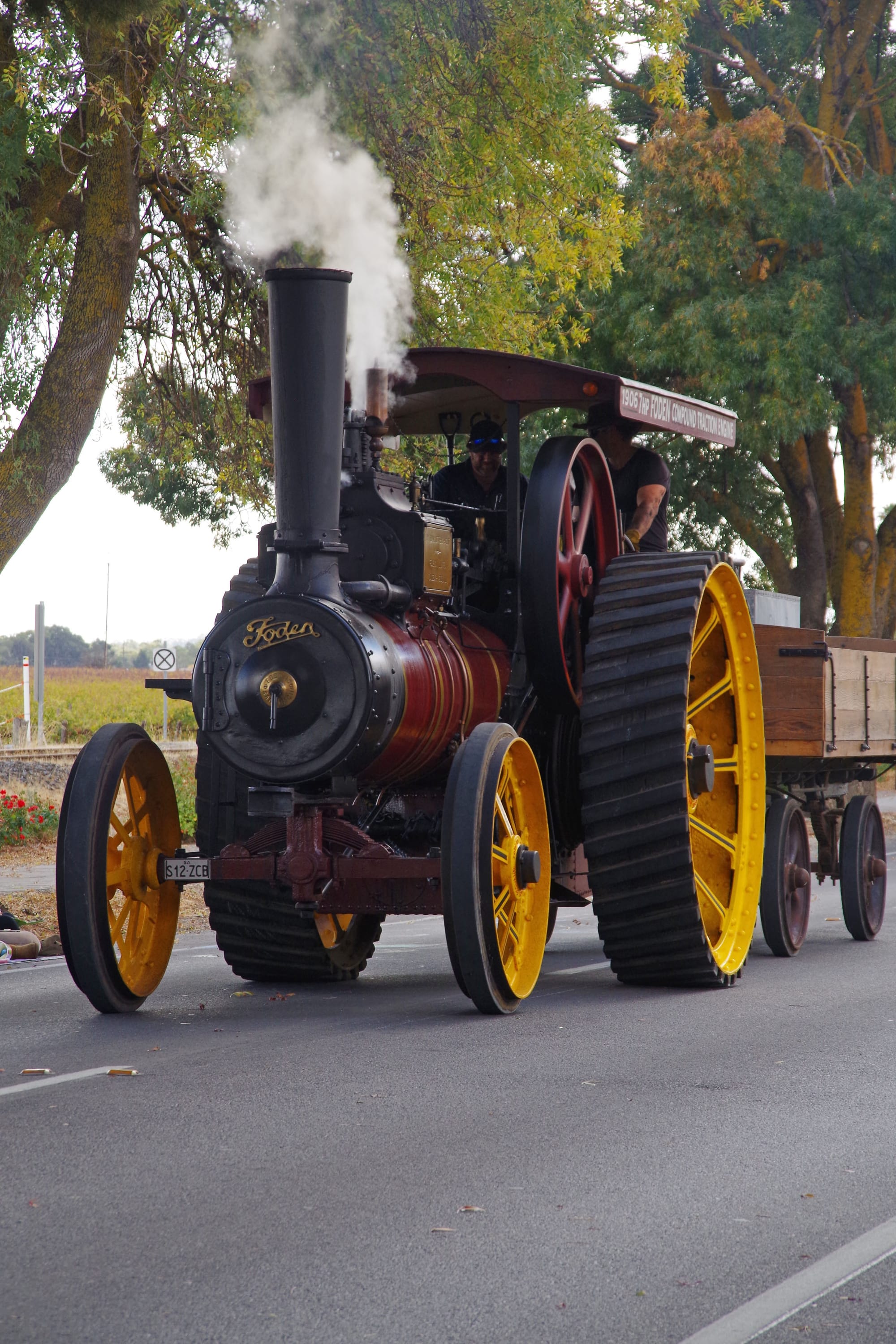 Saturday's Parade - Foden steam tractor. Photo by Di Hensel.