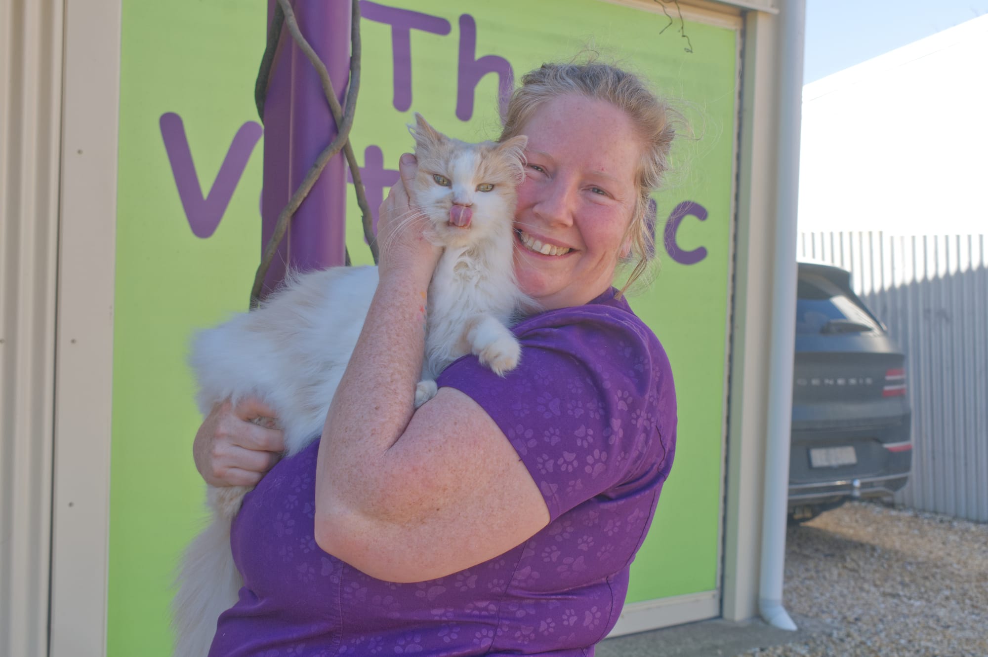 Angaston vet gets pawsome award