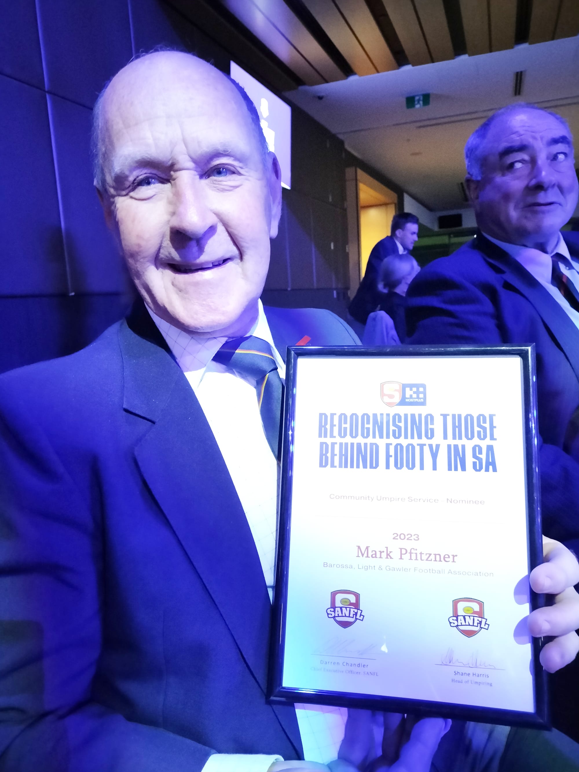 Mark umpires 600 games