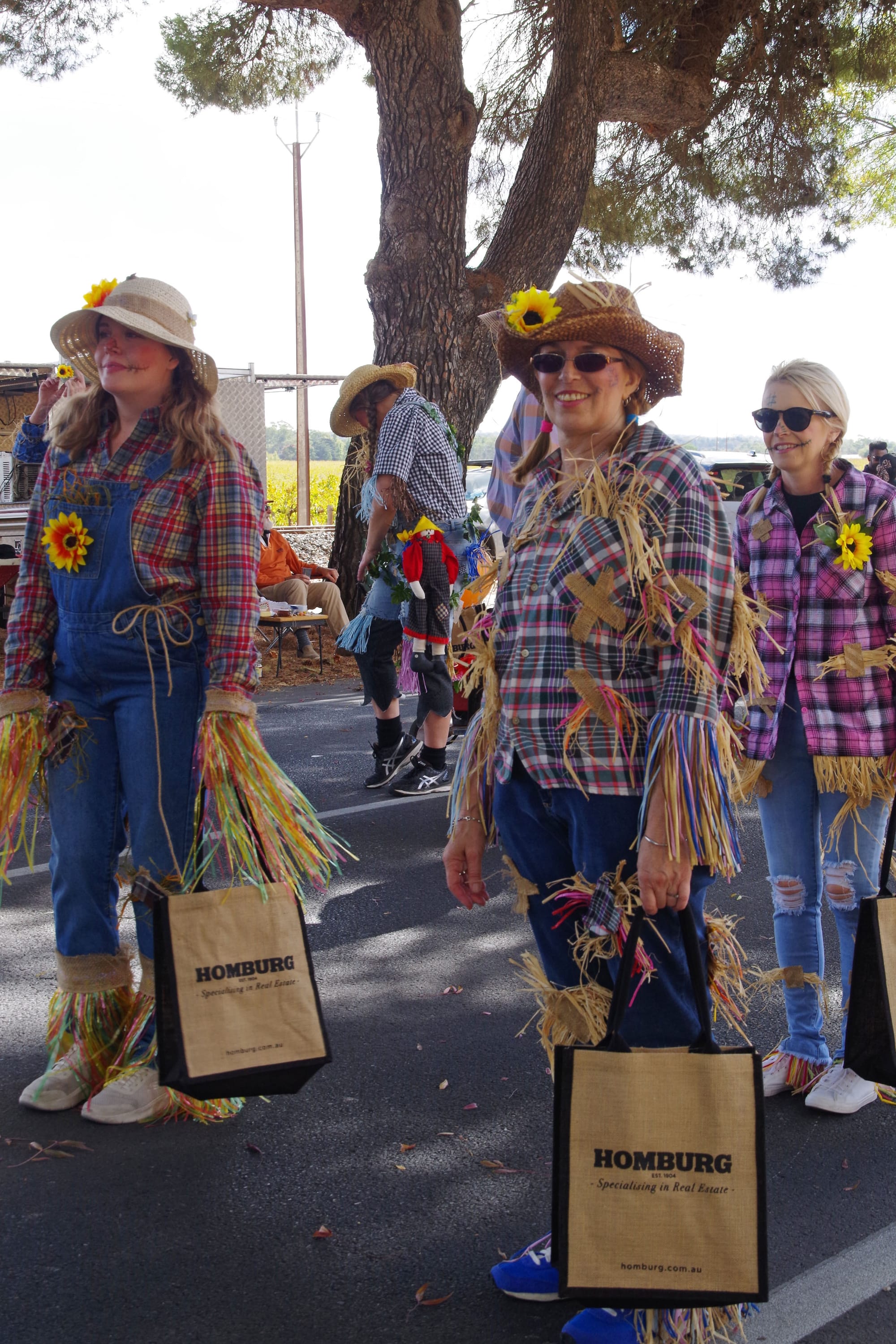 Homburg Scarecrow Girls. Photo by Di Hensel.