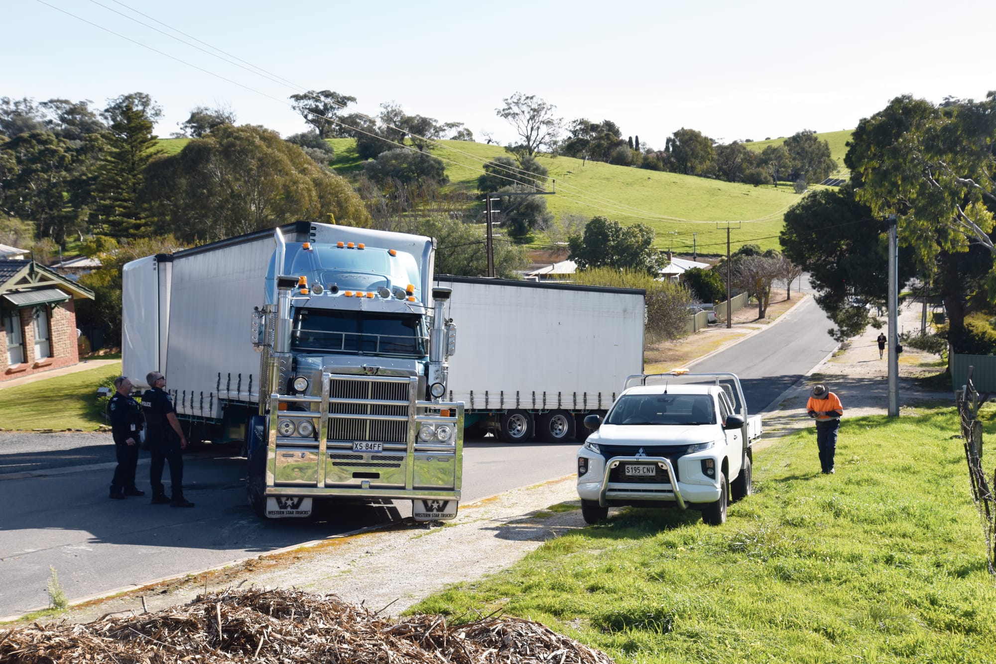 Stuck truck blocks off Breakneck Hill Road