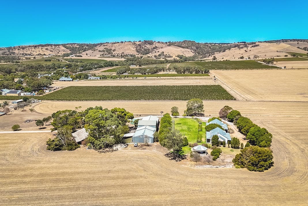 Enviable lifestyle or business in the heart of historic Bethany