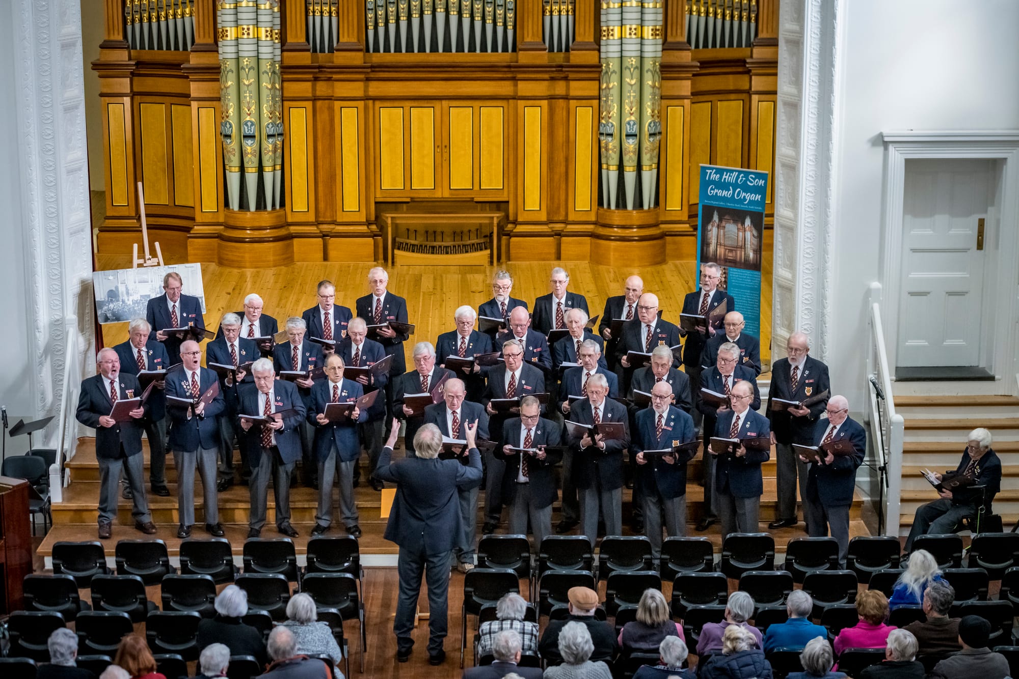 Tanunda Liedertafel lights up the stage