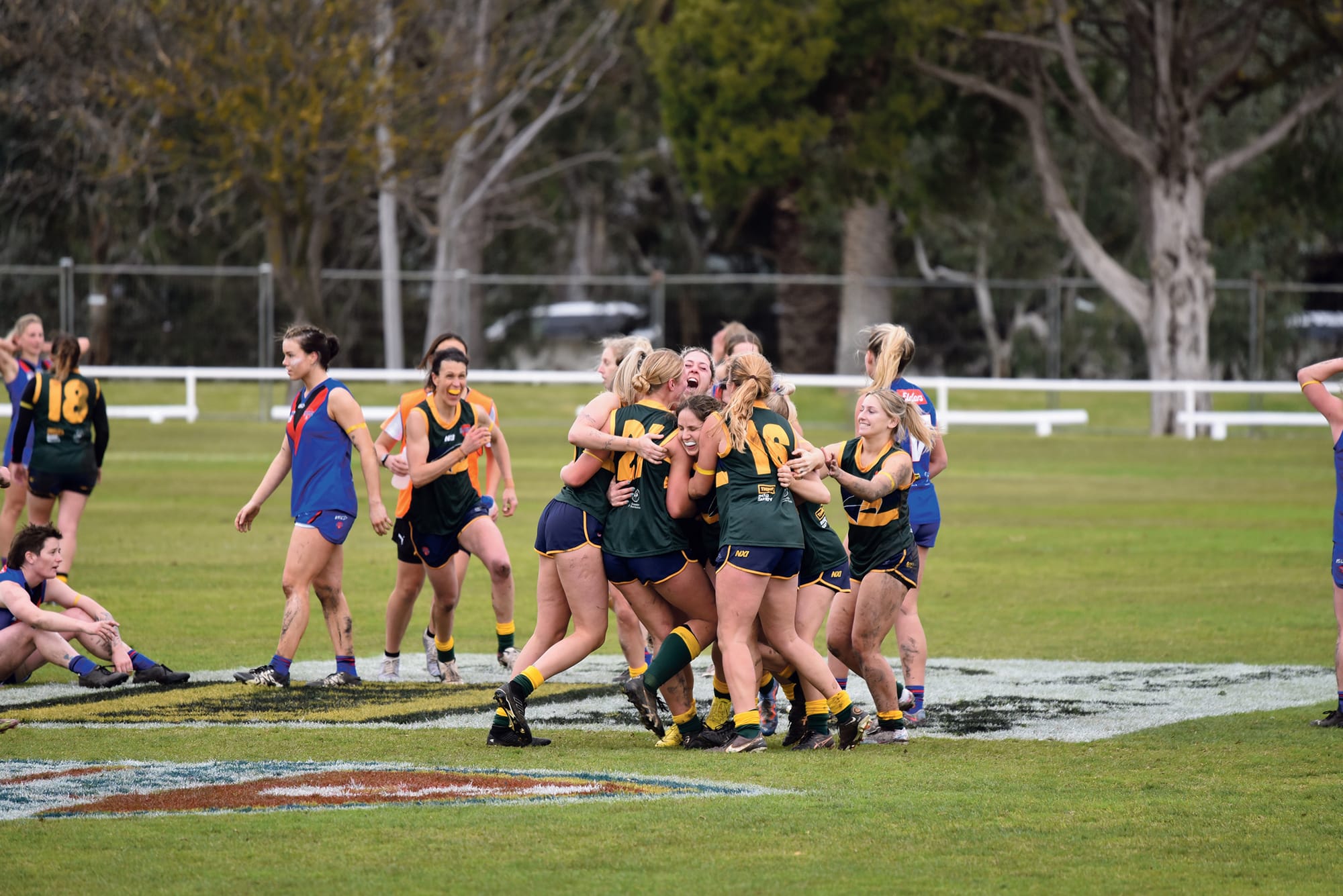 Central Women win Country Champs