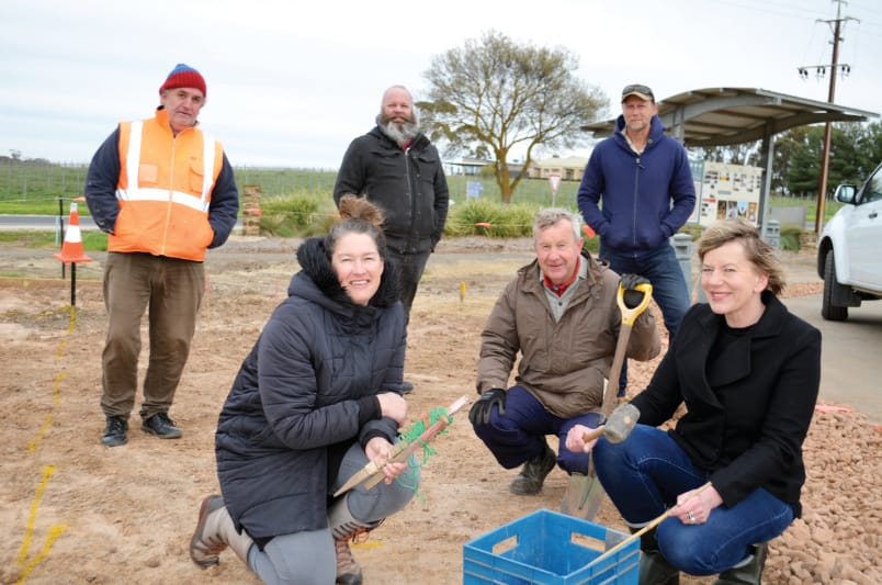 Seppeltsfield Road community goes local post image