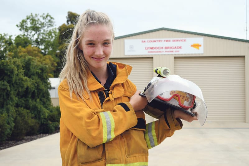 Lyndoch teen helps fight NSW bushfires post image