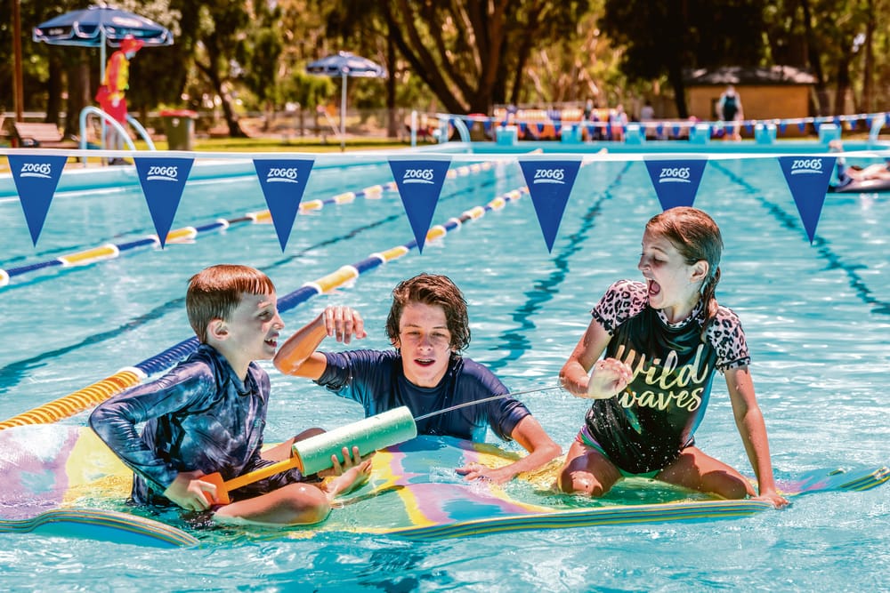 Cooling off at Nuri pool post image