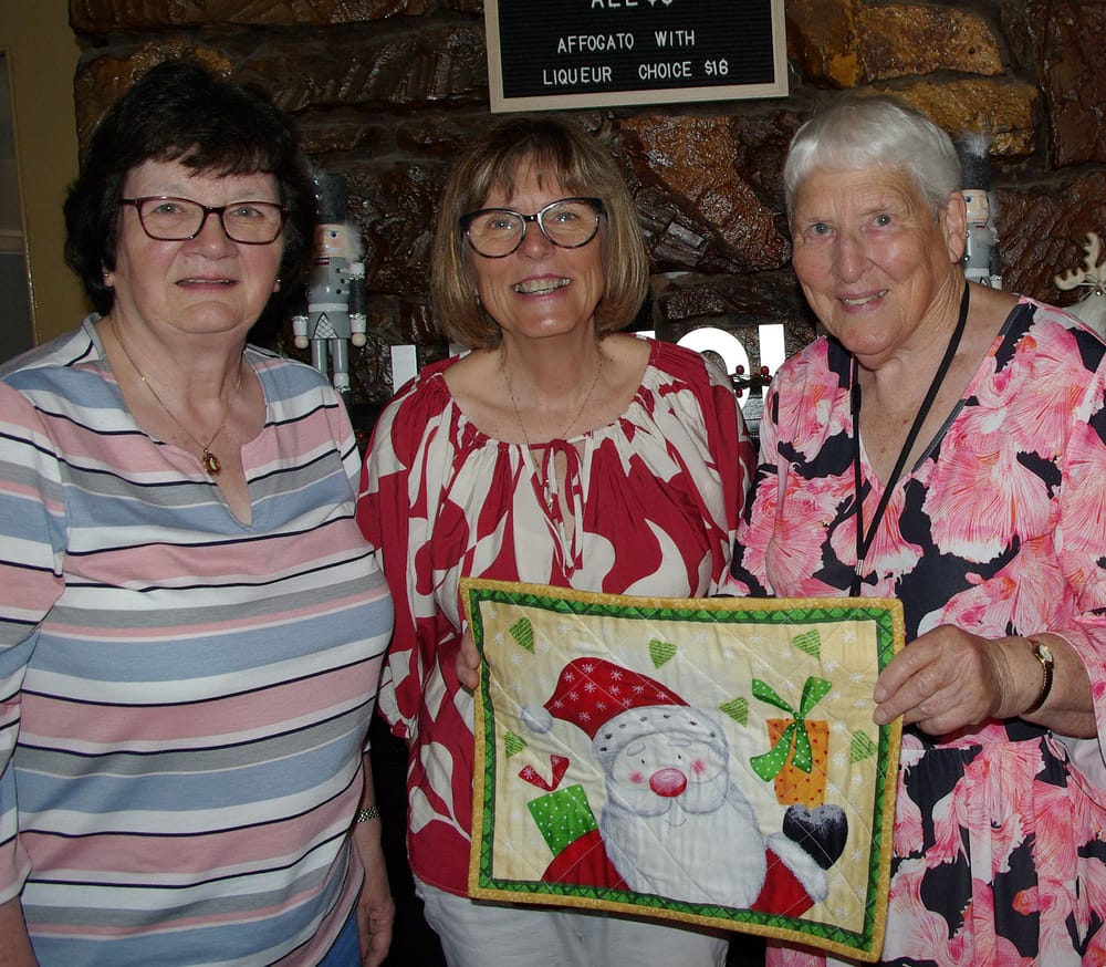 Christmas lunch for Kapunda Meals On Wheels volunteers post image