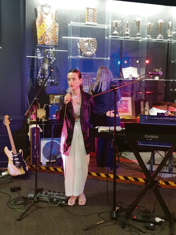 Homelessness fundraiser rocks on post image