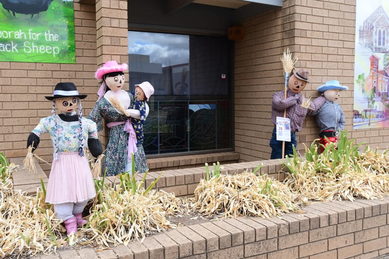 FACES AND PLACES - Scarecrows post image