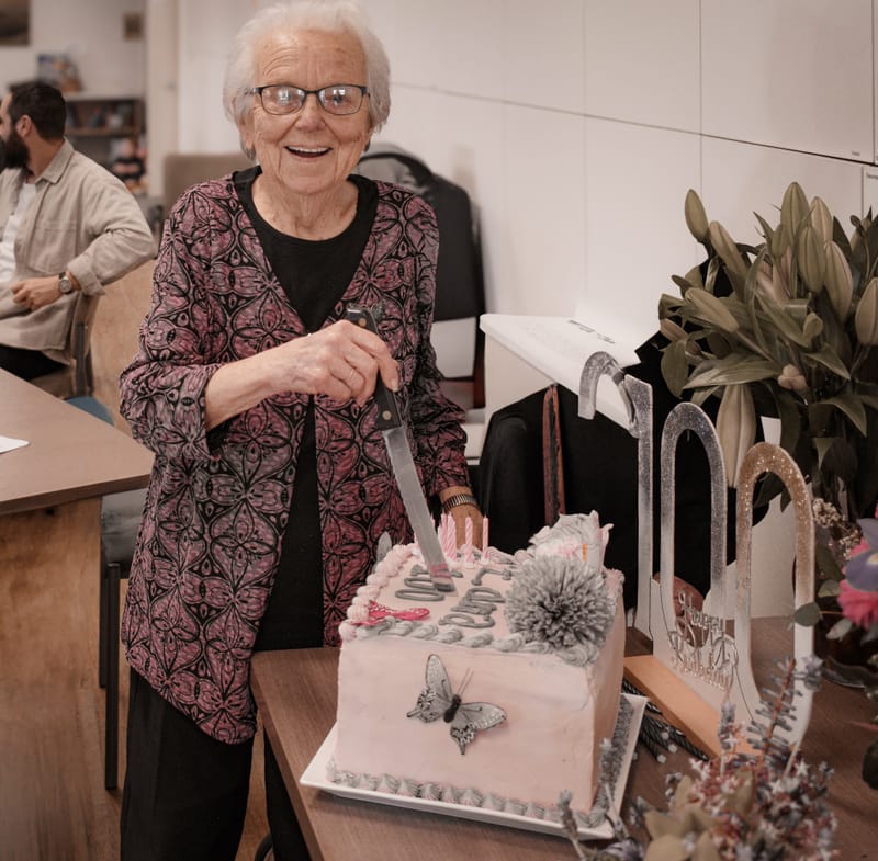 Edna Thiele celebrates 100 years in style, surrounded by family post image