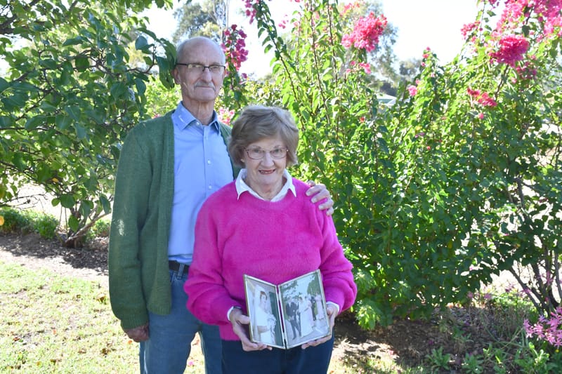 Bev and Peter get their 60th anniversary flowers post image