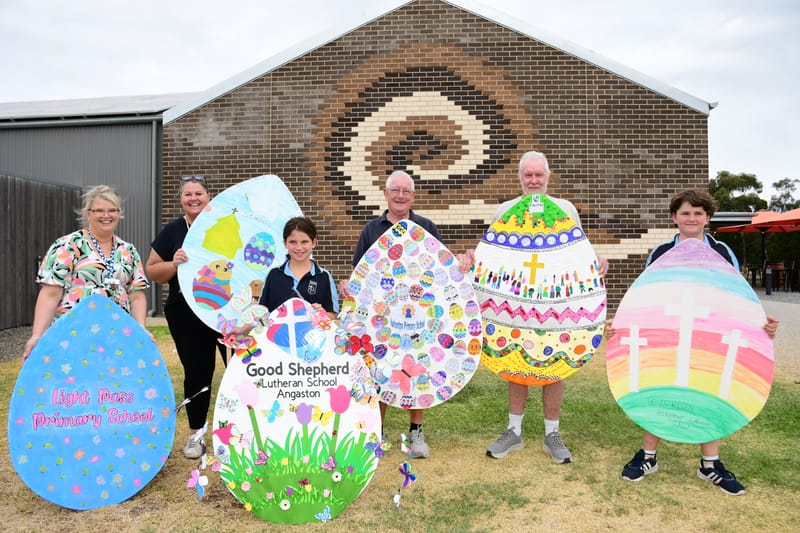 Hop on over for an egg-cellent display post image