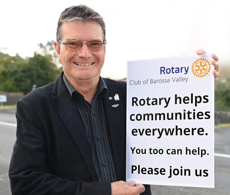 A love for flying led Steve to Rotary post image