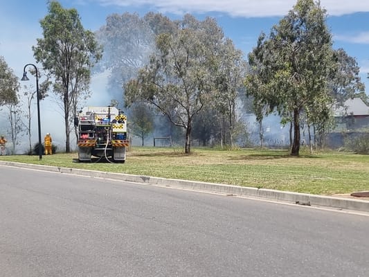 Grass fire in residential area post image